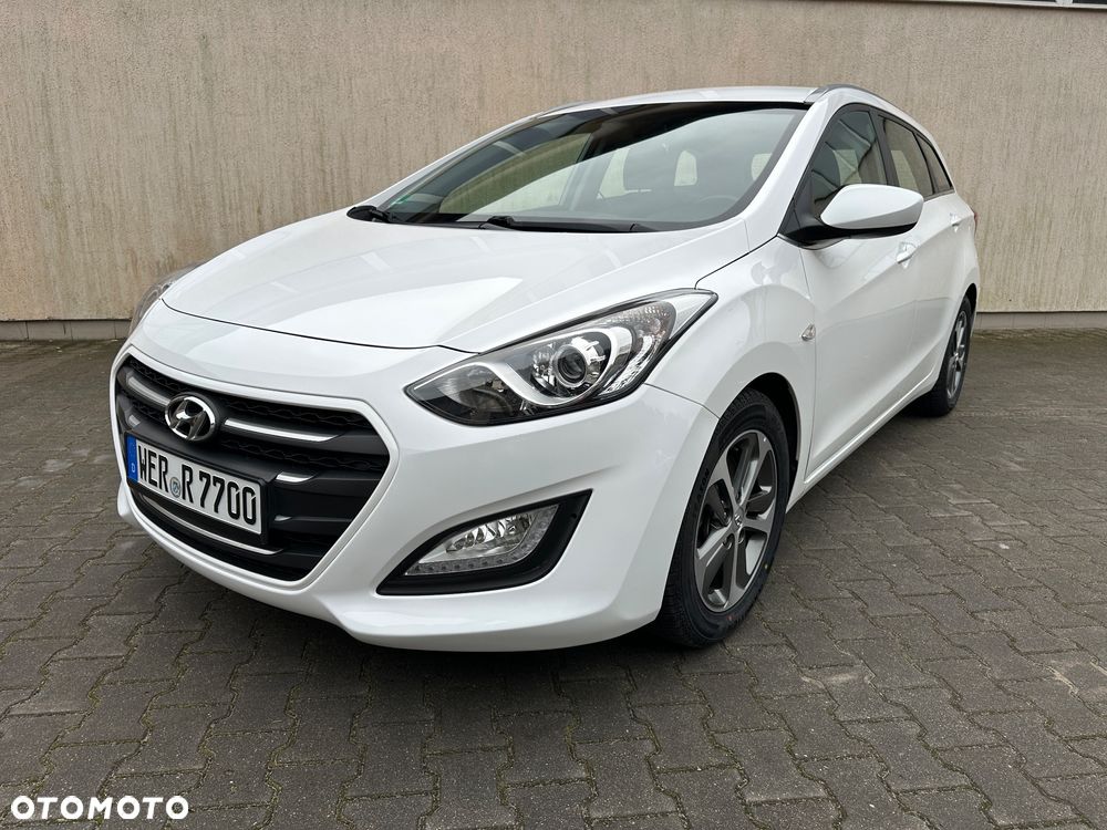 Hyundai i30 blue Kombi 1.6 GDi Passion - 1