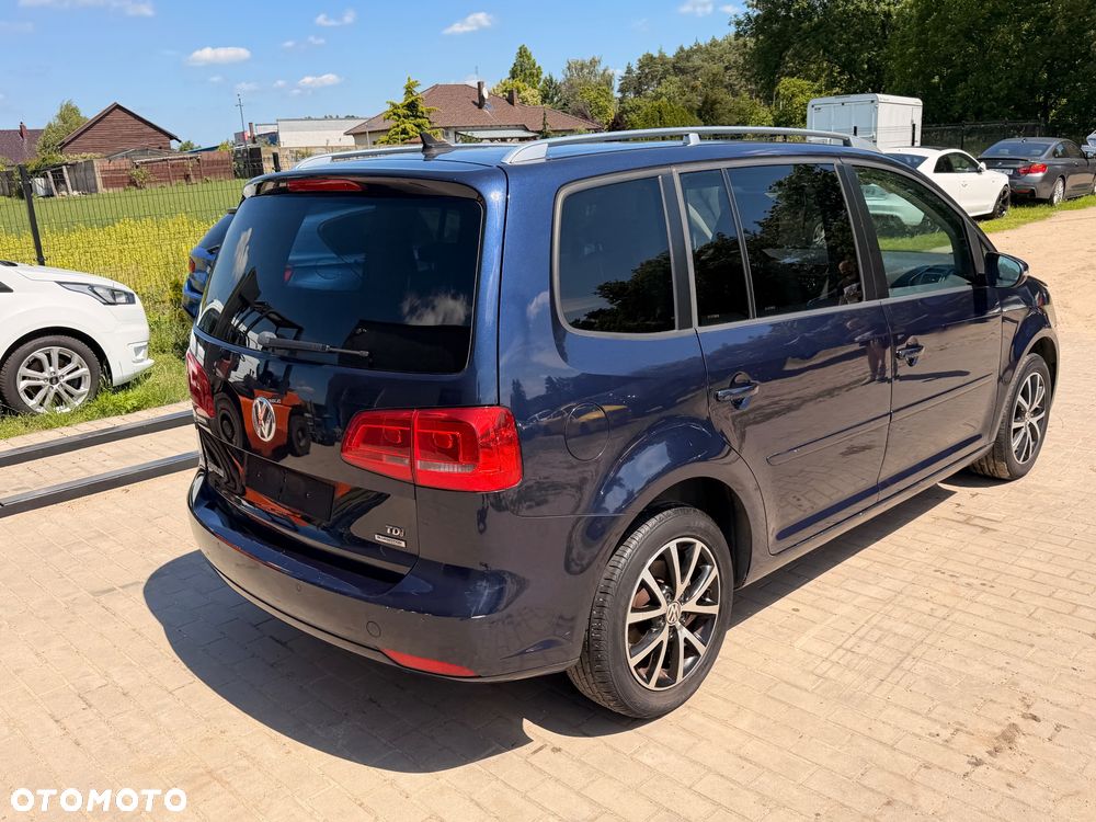 Volkswagen Touran 1.6 TDI DPF BlueMotion Technology DSG Highline - 8