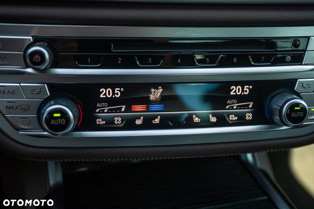 BMW Seria 7 - 33