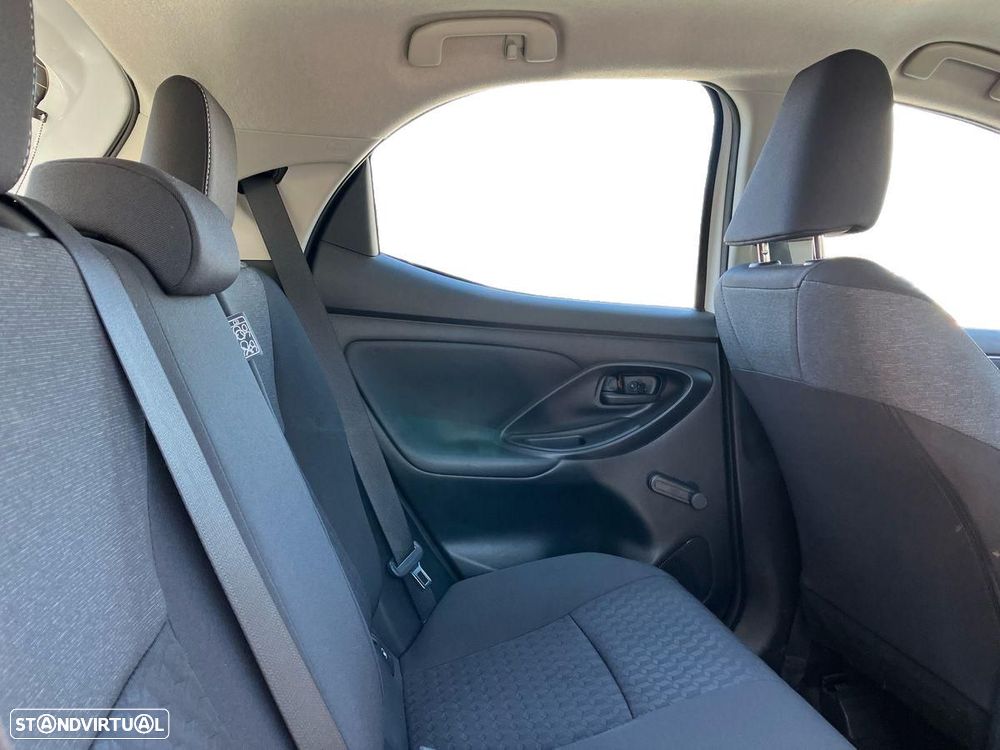Toyota Yaris 1.5 HDF Comfort Plus - 8