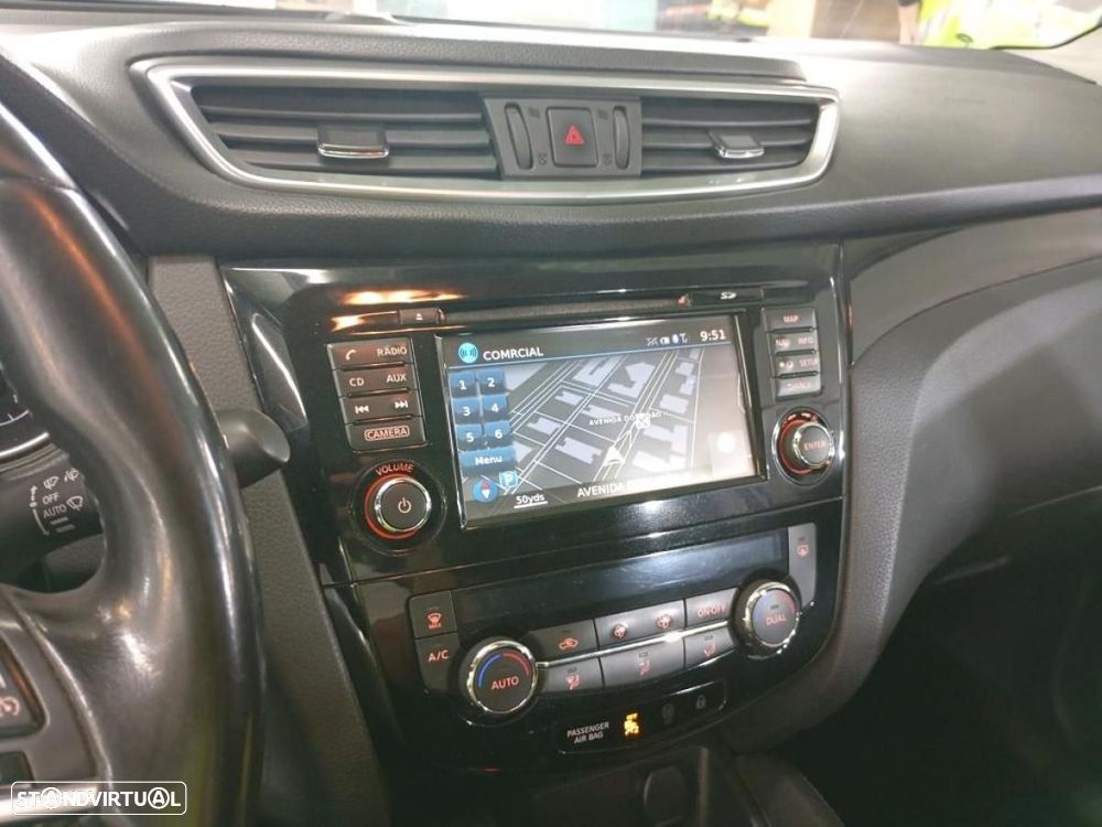 Nissan Qashqai 1.5 dCi N-Connecta - 6