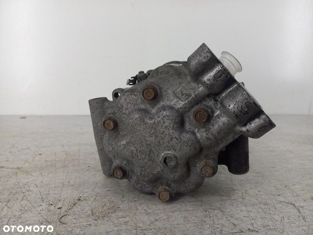 POMPA, SPRĘŻARKA KLIMATYZACJI RENAULT CLIO III 8200365787  SD6V12 1.4 16V - 5