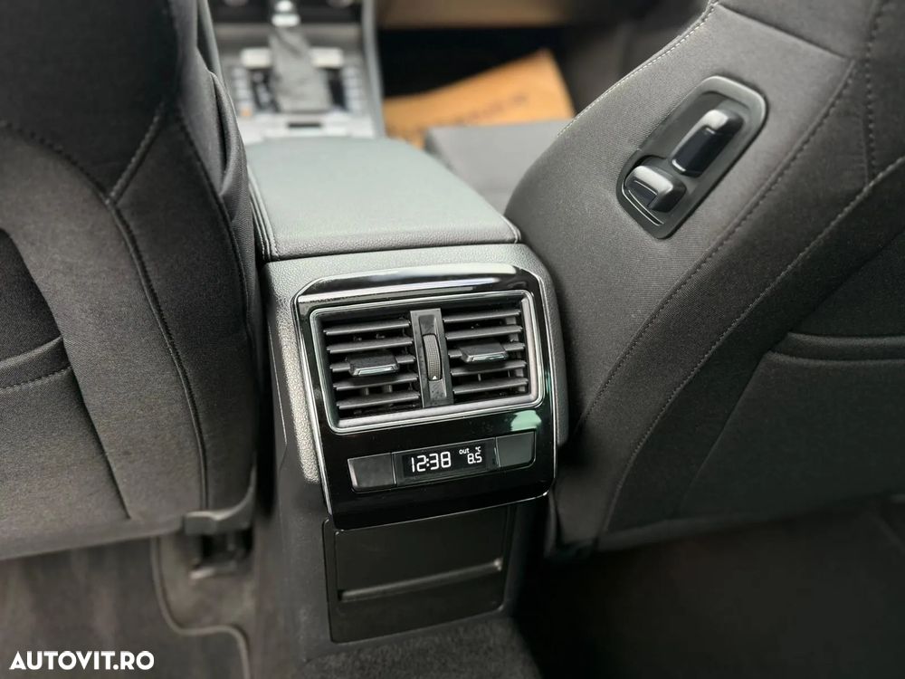 Skoda Superb Combi 2.0 TDI DSG Premium Edition - 27