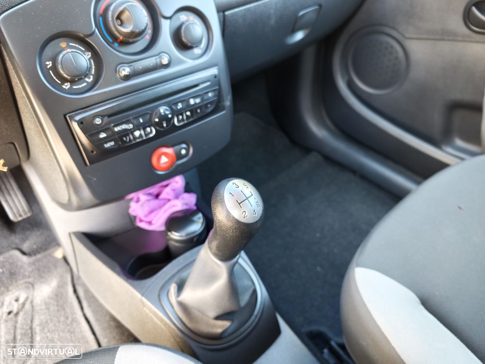 Renault Clio - 10