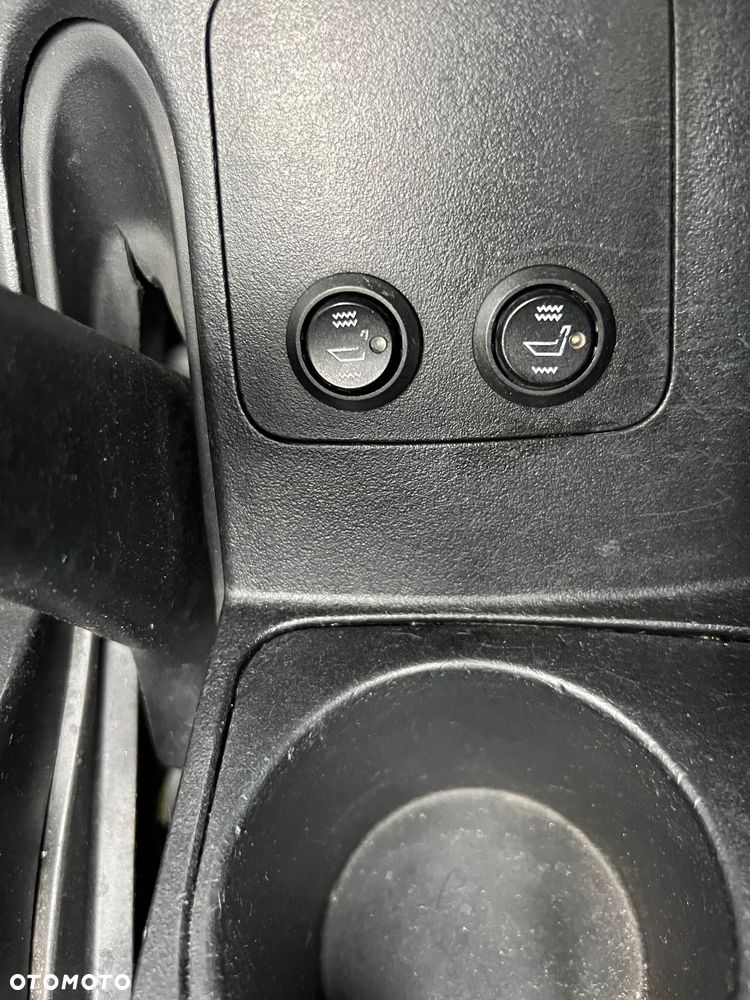 Mitsubishi L200 2.5 DID Instyle Sport - 12