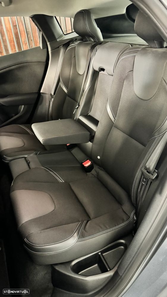 Volvo V40 2.0 D2 Momentum Geartronic - 14