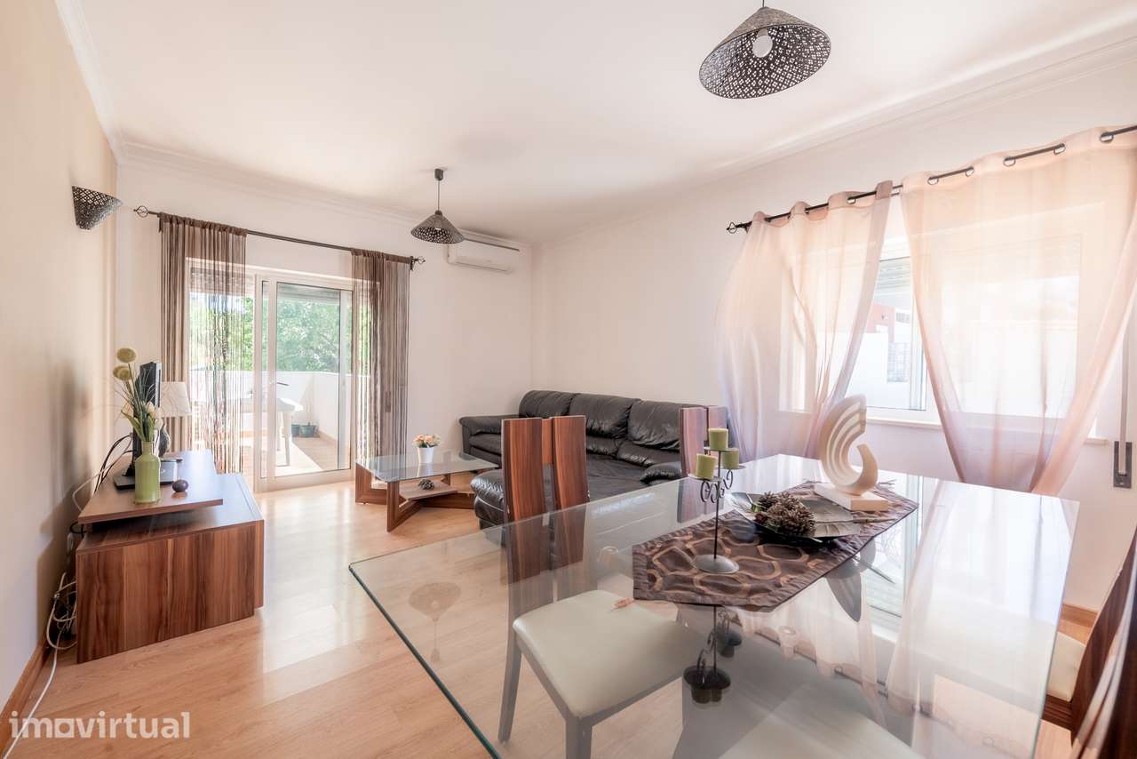 Apartamento de 2 Quartos em Lagos — Conforto, Localização e Potencial - Grande imagem: 3/29