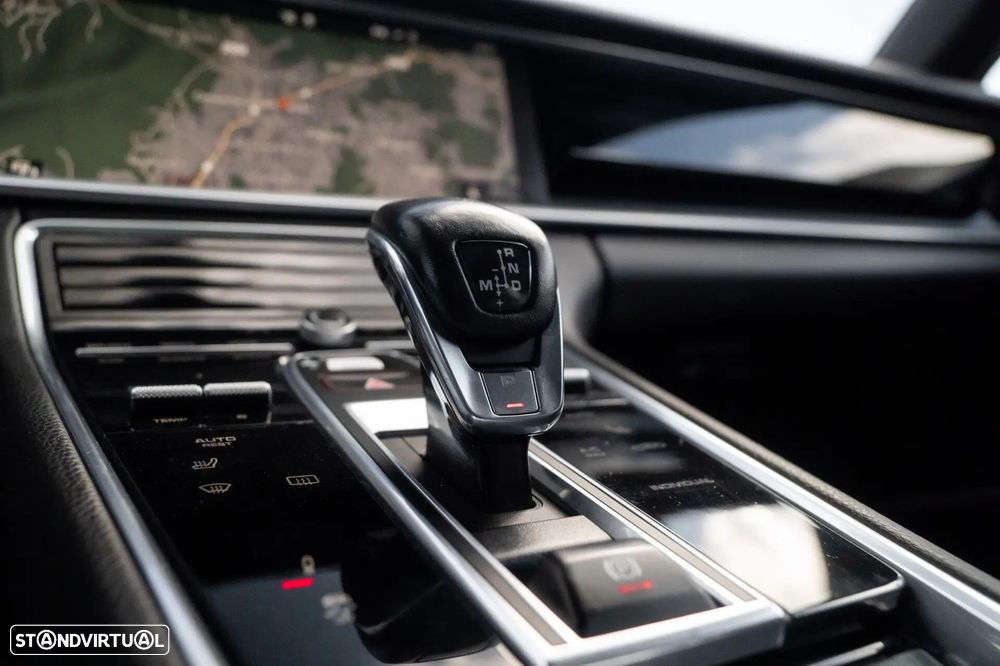 Porsche Panamera Sport Turismo 4 E-Hybrid Platinum Edition - 26
