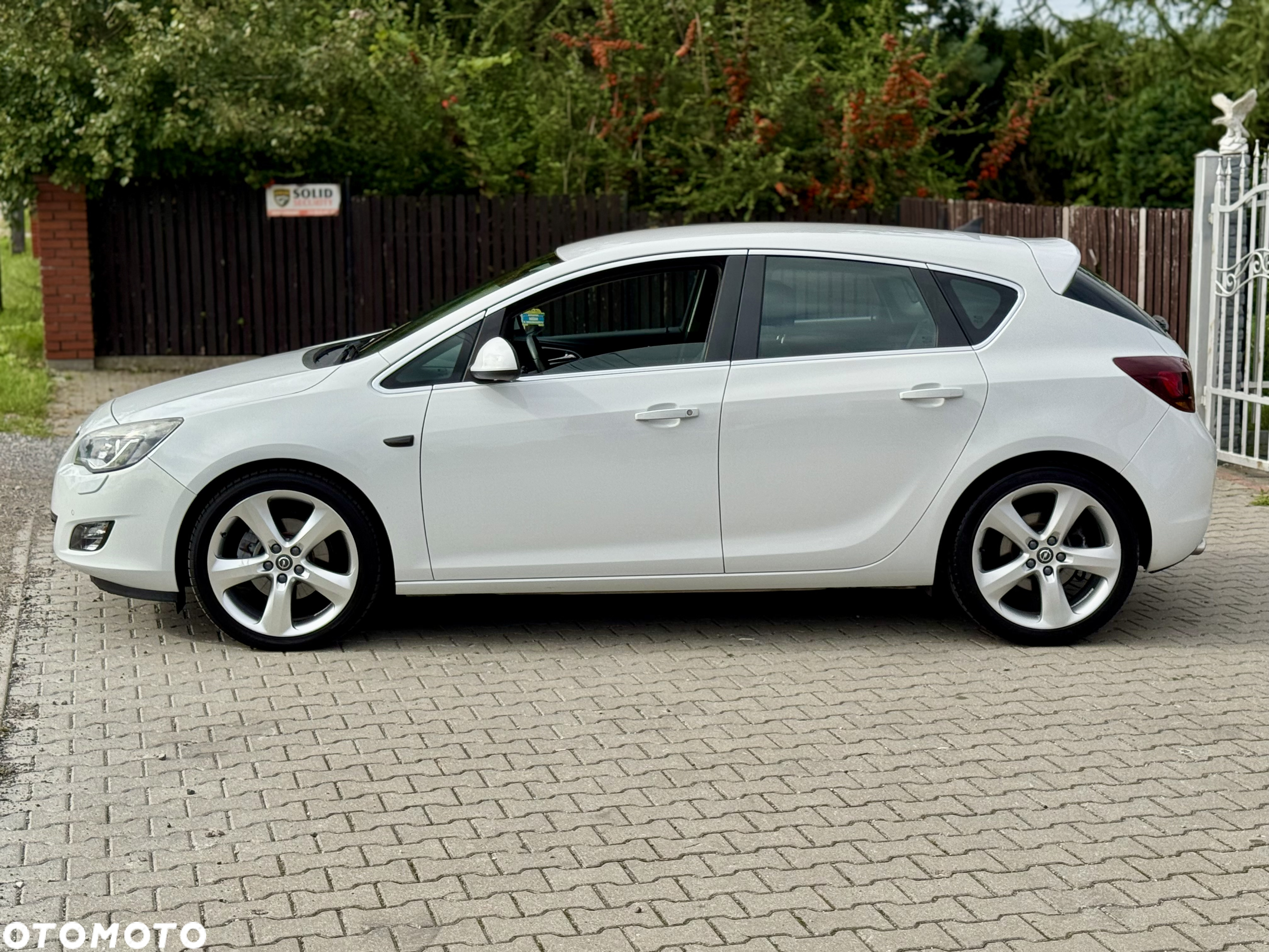 Opel Astra 1.6 Turbo Cosmo - 4