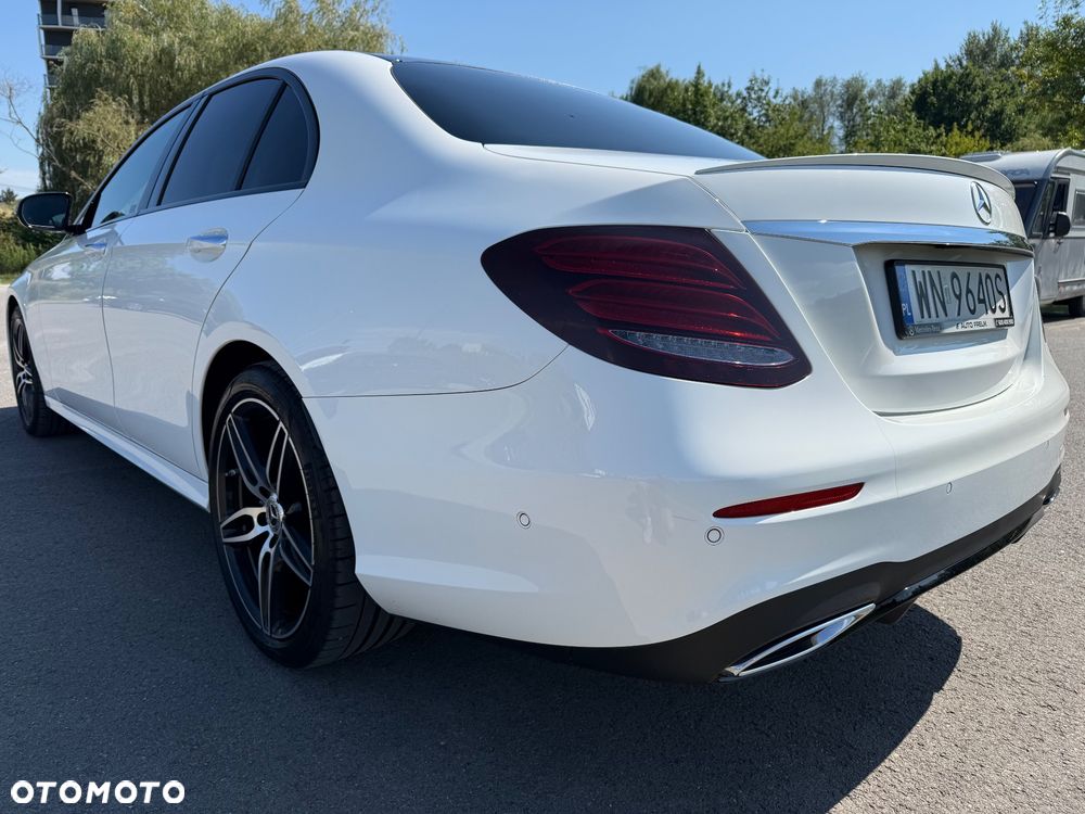 Mercedes-Benz Klasa E 220 d 4-Matic 9G-TRONIC - 18