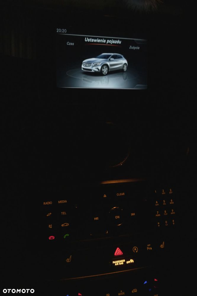Mercedes-Benz GLA - 14