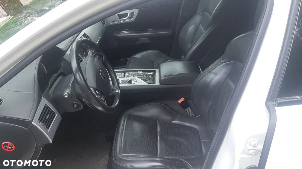 Jaguar XF 3.0 V6 Diesel S Sportbrake - 8