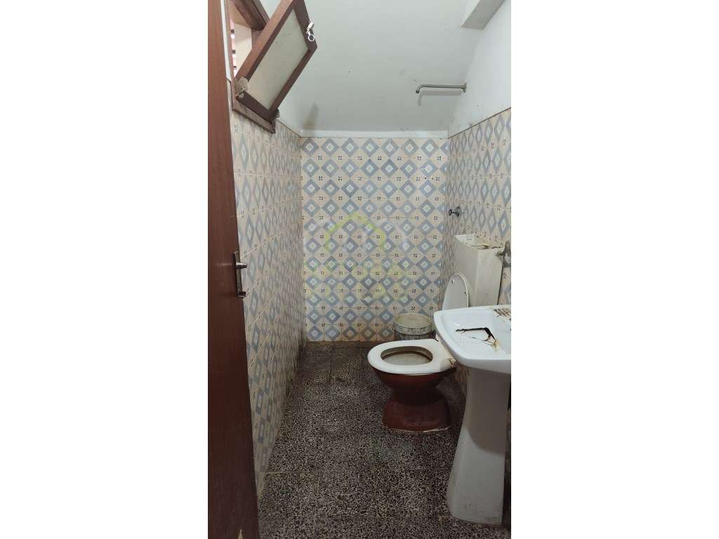 Prédio para Recuperar no Centro Histórico de Faro - Grande imagem: 5/6