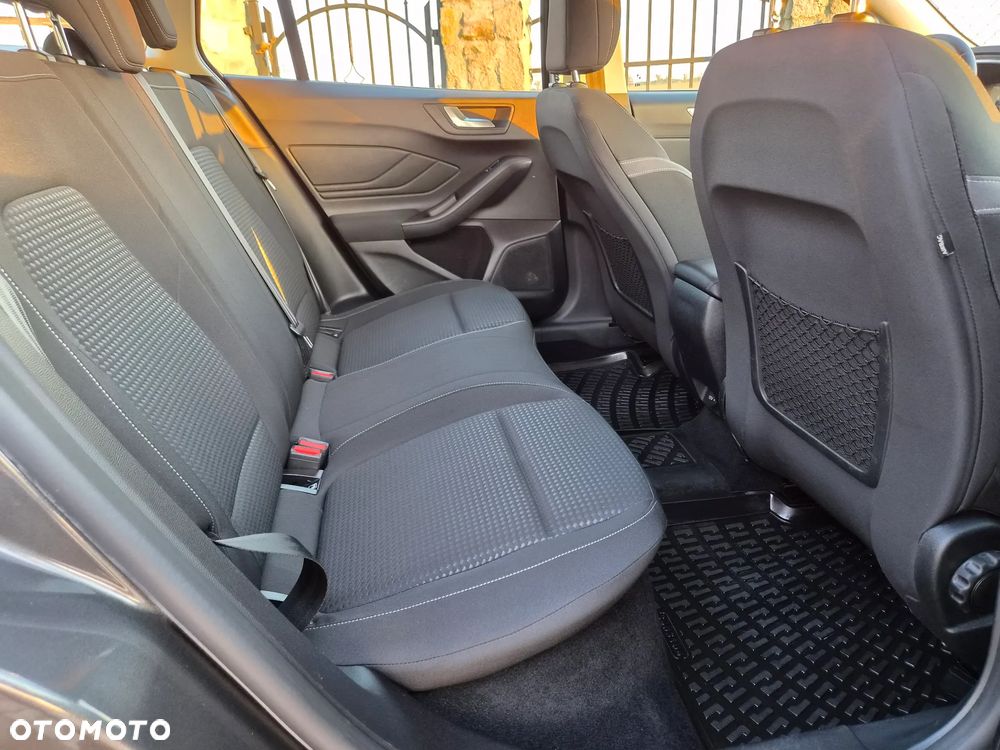 Ford Focus 1.0 EcoBoost Titanium - 11