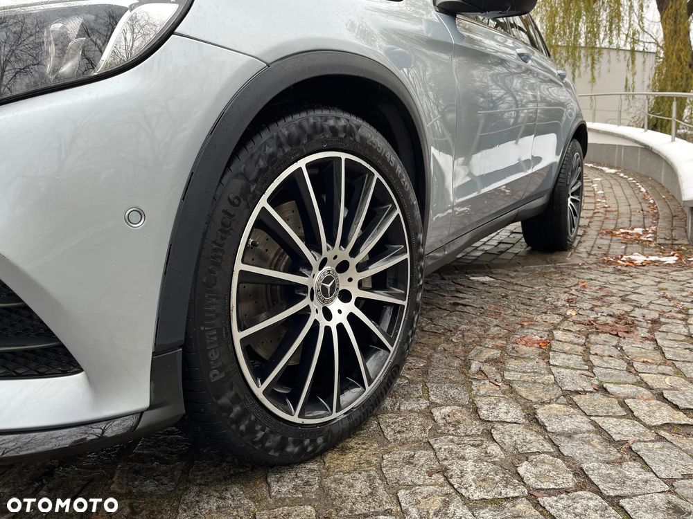 Mercedes-Benz GLC 250 4Matic 9G-TRONIC AMG Line - 4