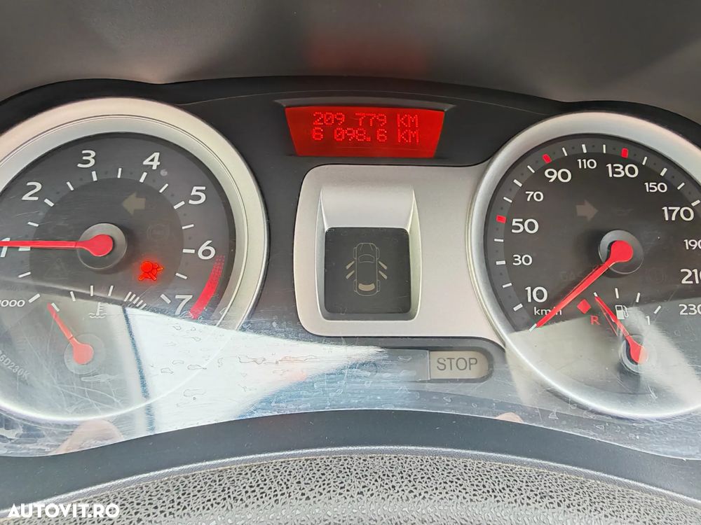 Renault Clio 1.4 16V Dynamique - 10