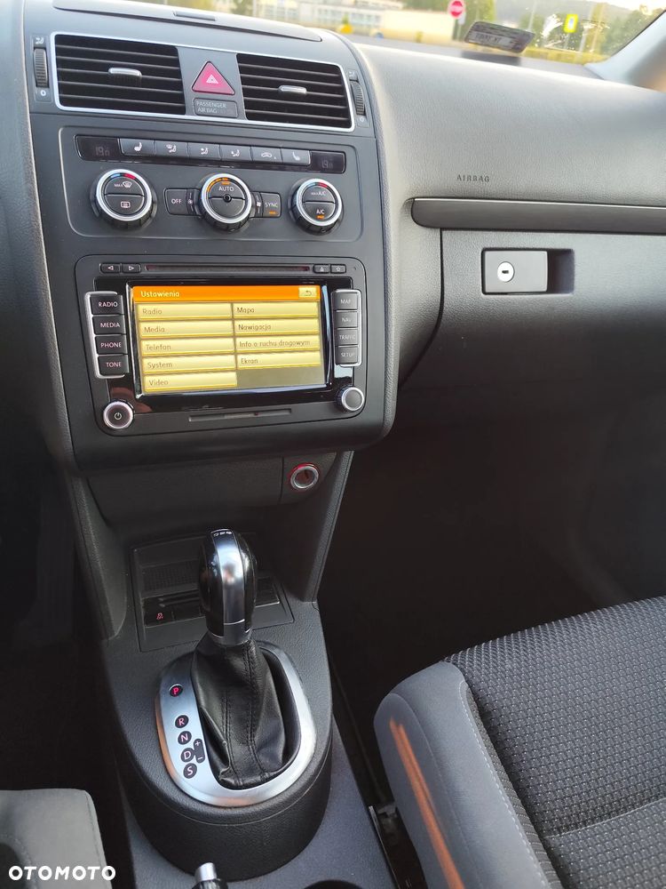 Volkswagen Touran 2.0 TDI DPF Comfortline DSG - 9
