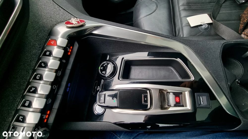 Peugeot 3008 BlueHDi 180 Stop & Start EAT8 Allure - 33