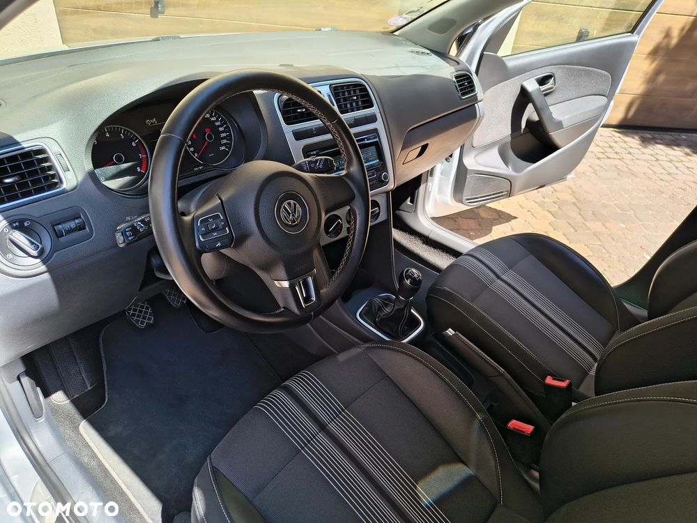 Volkswagen Polo 1.2 TSI MATCH - 11