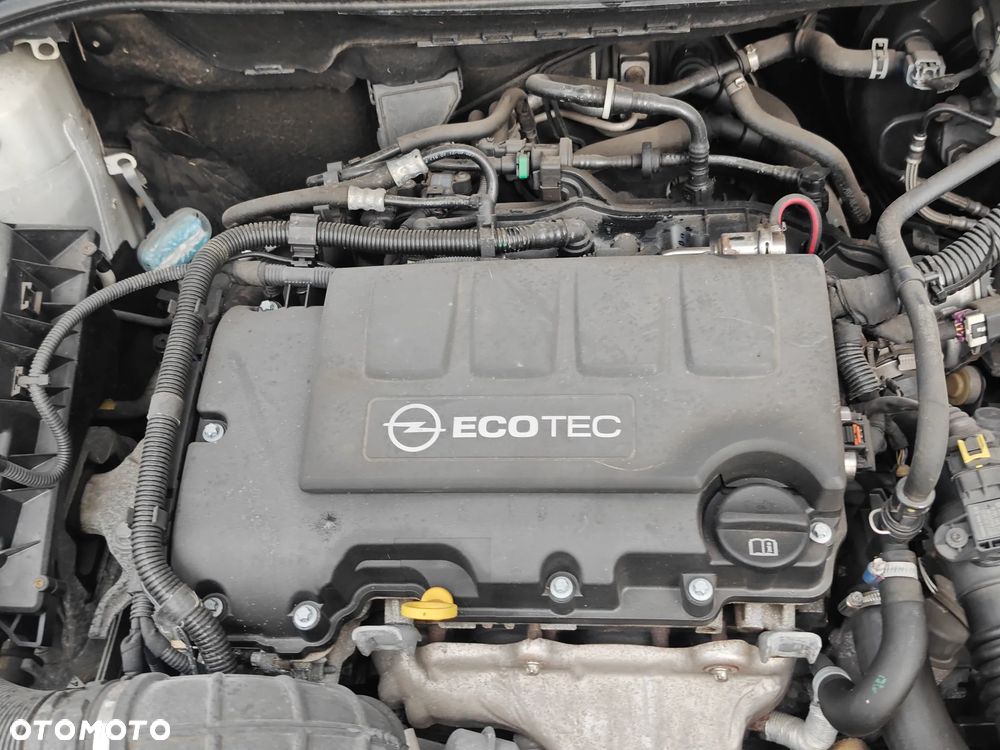 Opel Astra 1.4 T Cosmo - 19