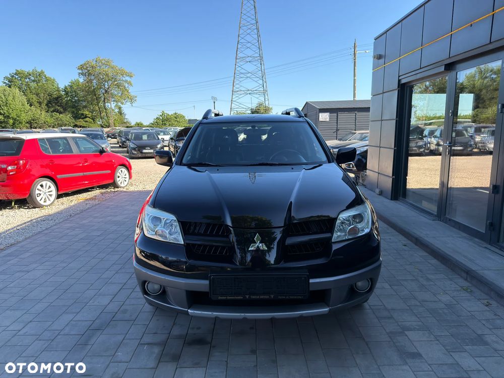 Mitsubishi Outlander 2.0 Invite - 2