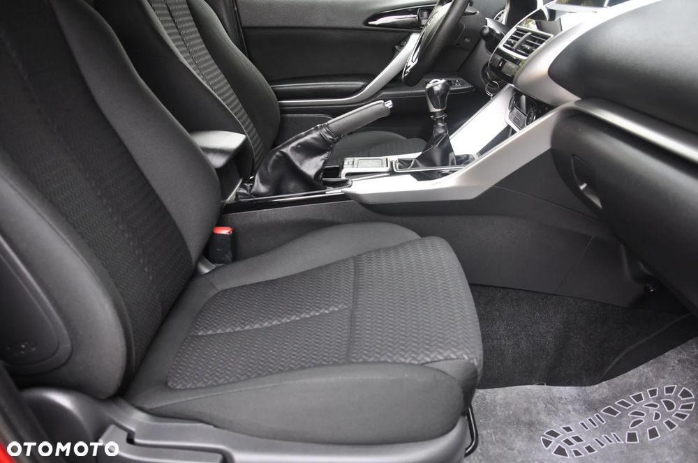 Mitsubishi Eclipse Cross 1.5 T GPF Invite Plus - 20