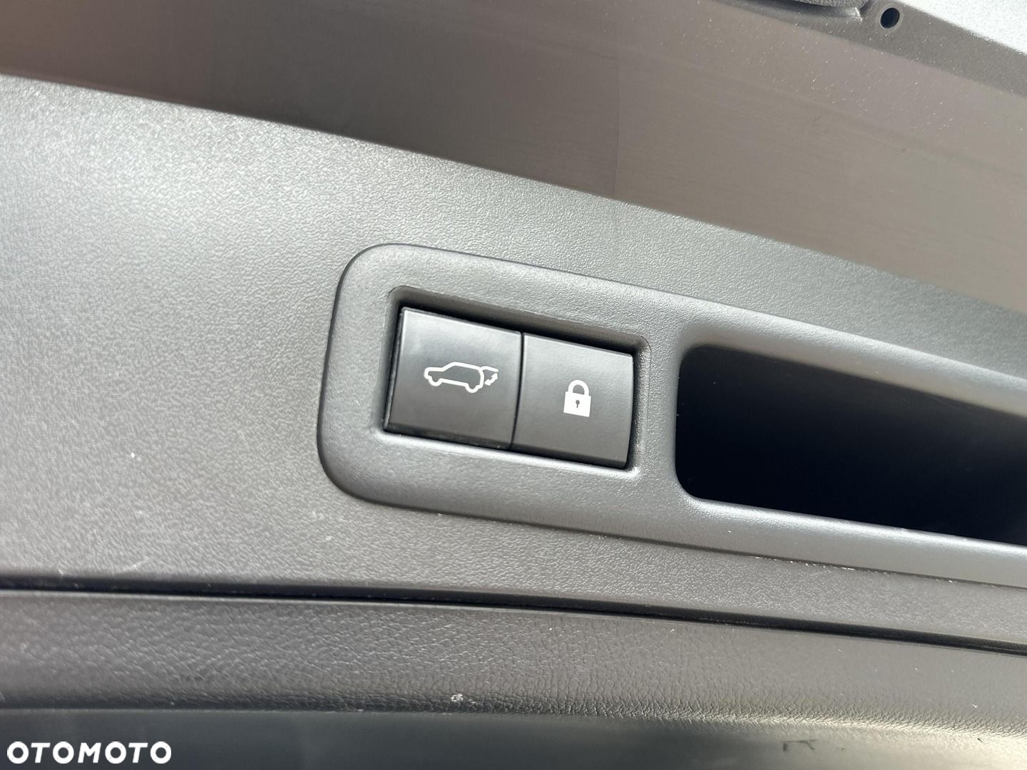 Lexus UX 200 F Sport 2WD - 22