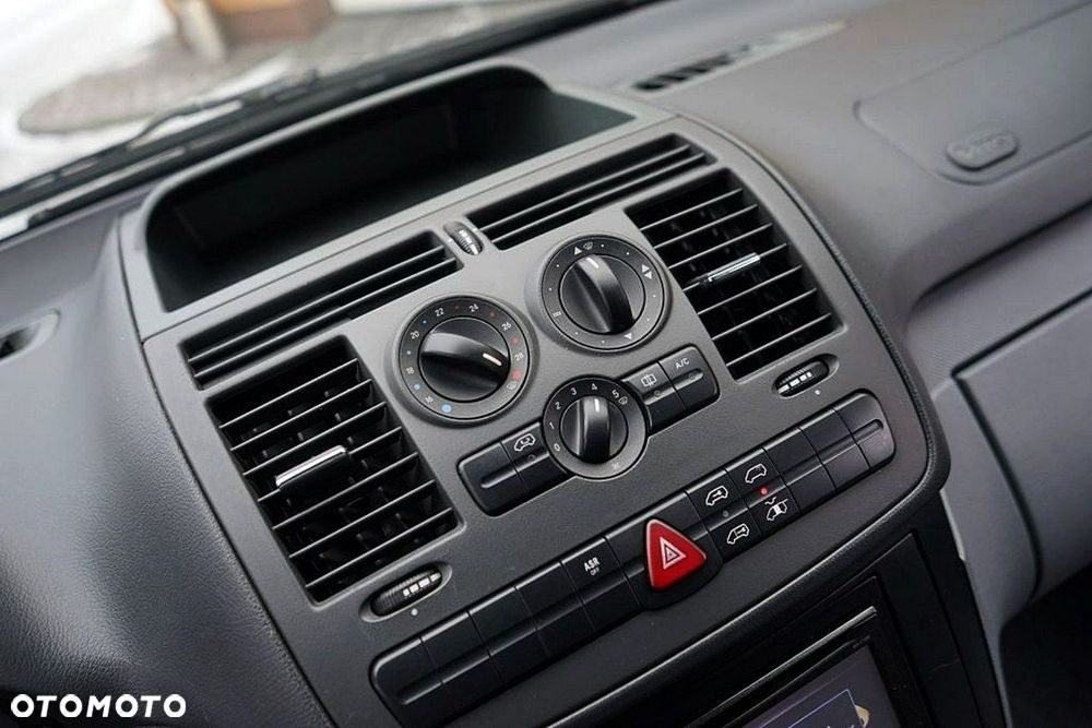 Mercedes-Benz Vito - 24