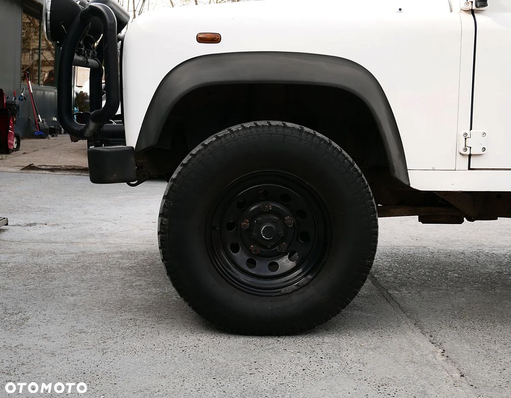 Land Rover Defender 2.5 TDI - 12