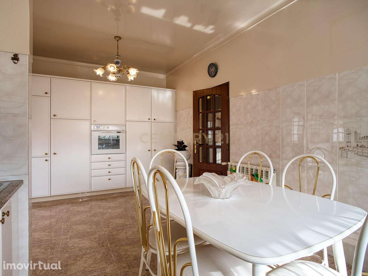 Moradia Espaçosa e Versátil com Excelente Potencial, em lote de 404m. - Grande imagem: 4/37