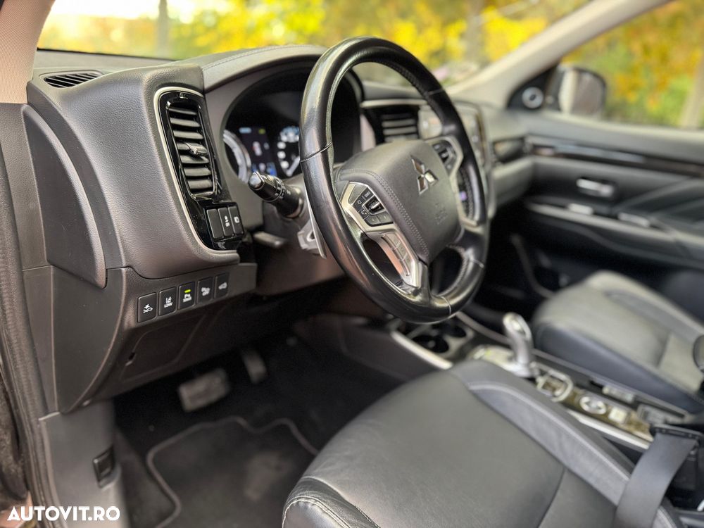 Mitsubishi Outlander - 9