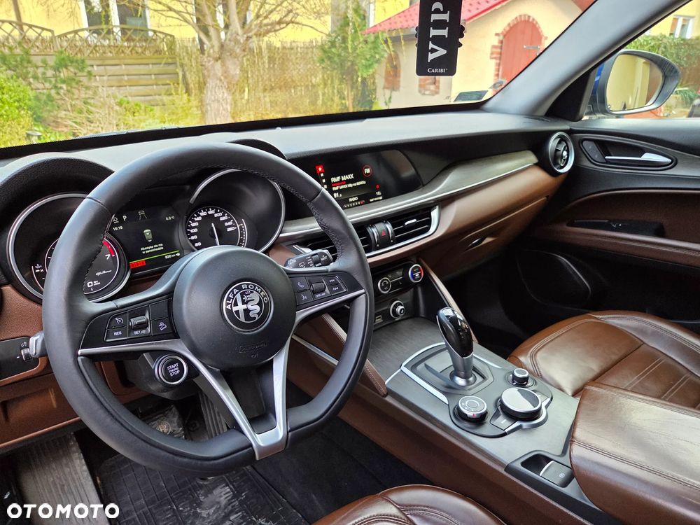 Alfa Romeo Stelvio 2.0 Turbo Q4 - 8