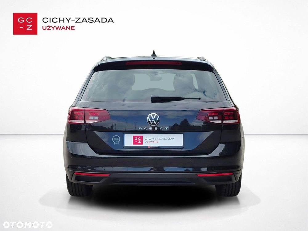 Volkswagen Passat - 4