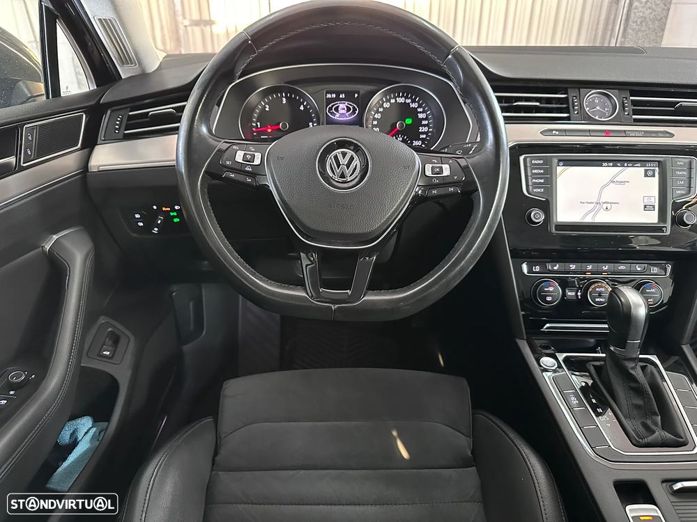 VW Passat Variant 2.0 TDI Highline DSG - 18