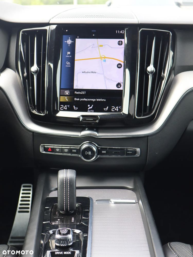 Volvo XC 60 B5 D AWD R-Design - 13