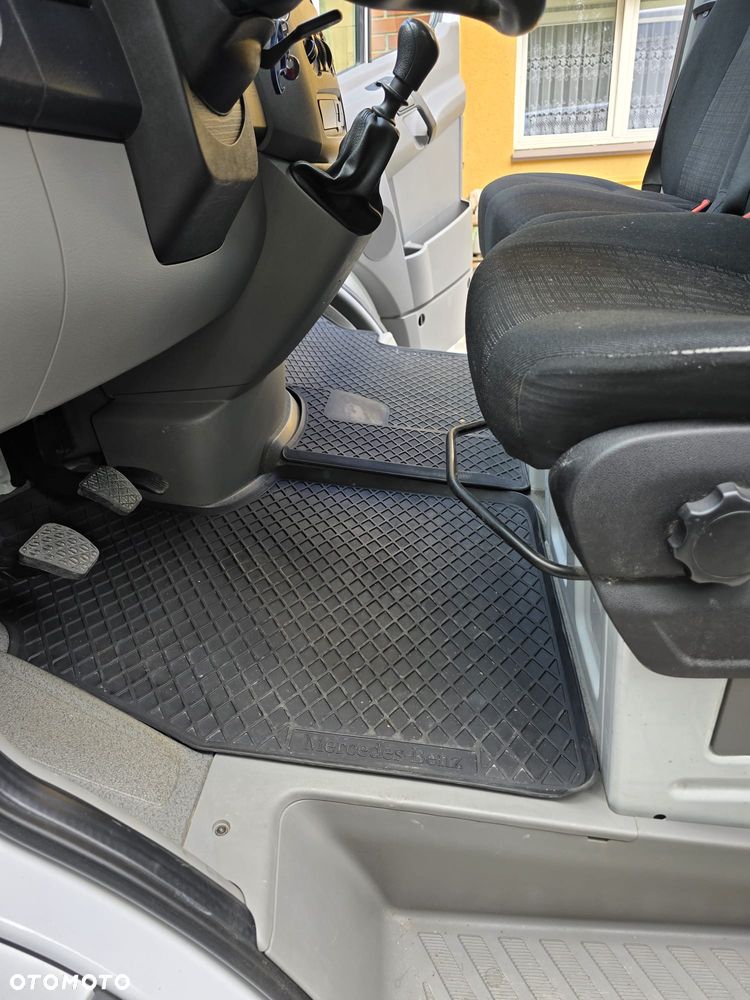 Mercedes-Benz Sprinter - 30
