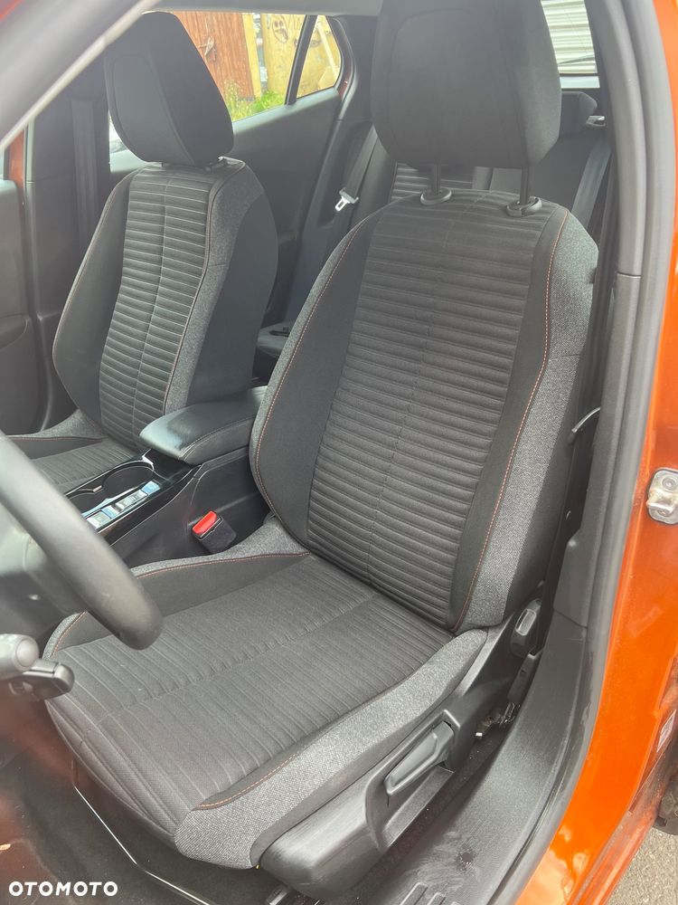 Peugeot 2008 50kWh Allure - 11