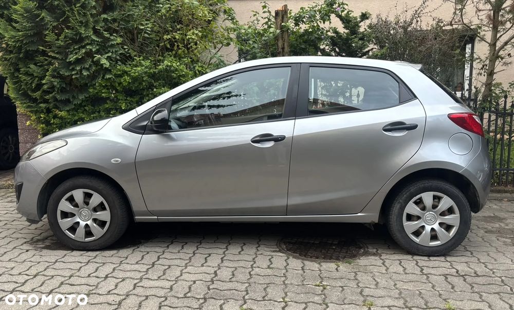 Mazda 2 - 10