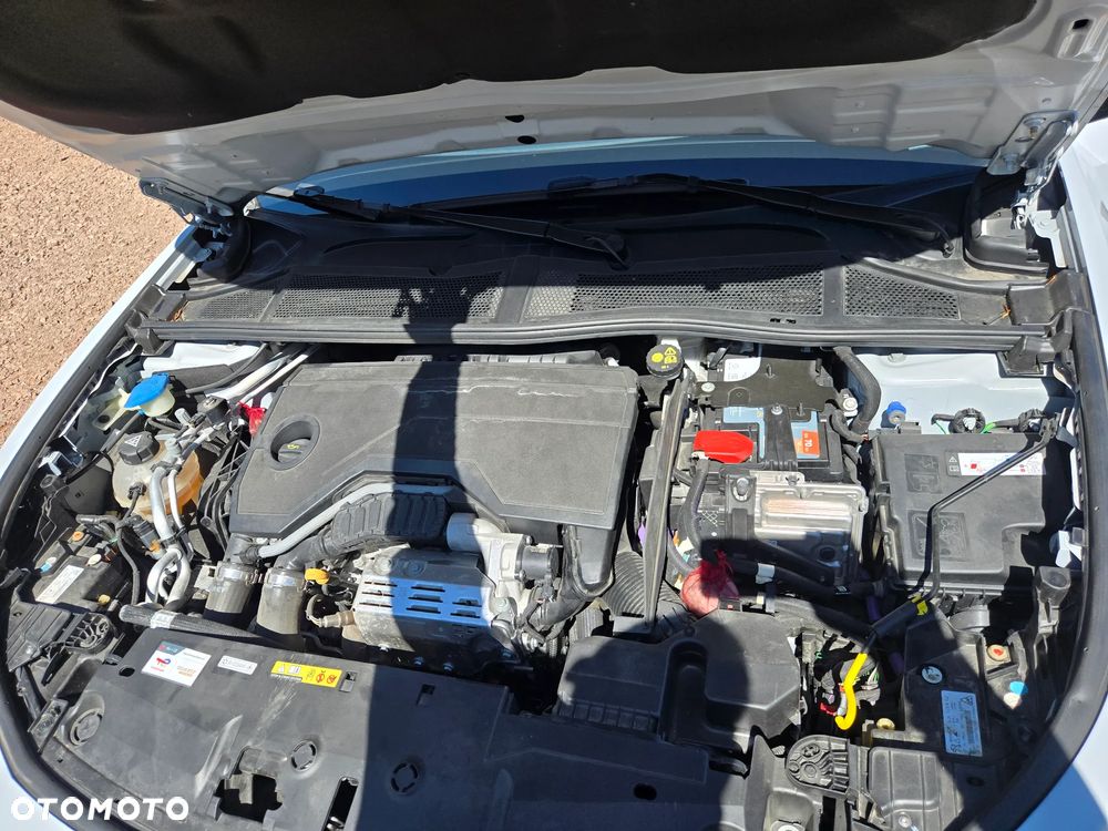 Peugeot 408 HYBRID 136 e-DSC6 GT - 28