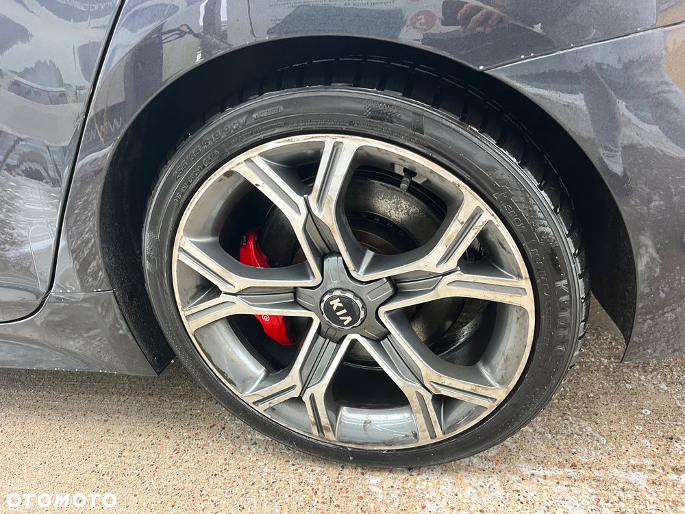 Kia Stinger 3.3 T-GDI V6 GT AWD - 18