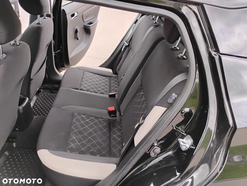 Nissan Micra 1.0 Visia Plus - 24