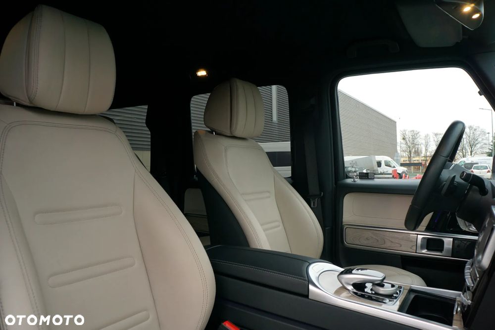 Mercedes-Benz Klasa G 400 d - 17