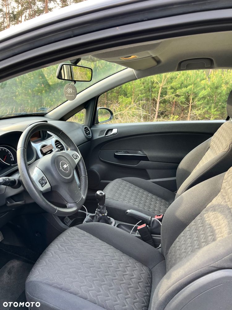 Opel Corsa 1.2 16V Edition / Active - 8