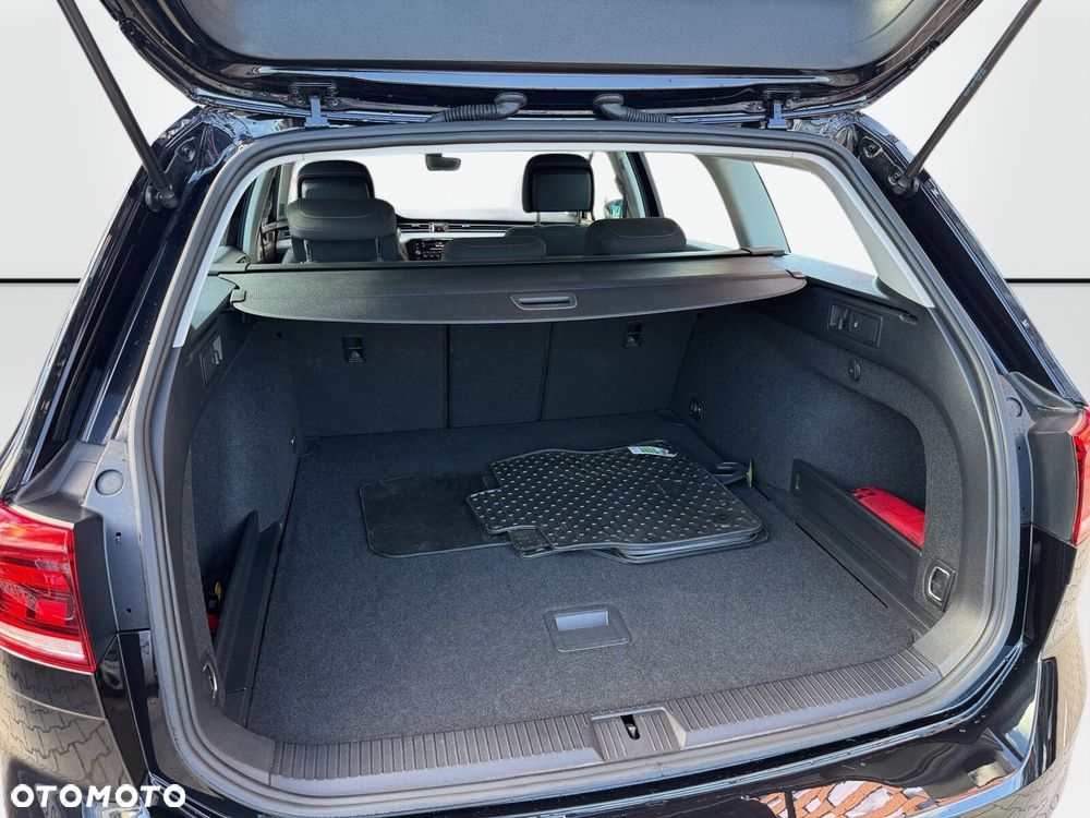 Volkswagen Passat - 35