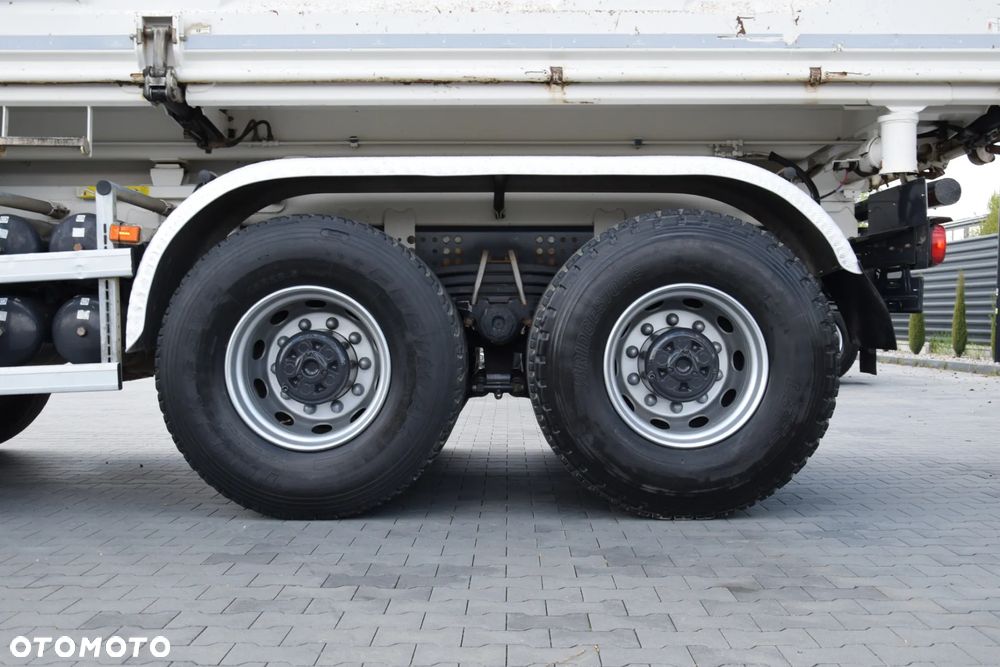 Scania P410 / 8x4 / EURO 6 / WYWROTKA / HYDROBURTA / AUTOMAT / KAMERA COFANIA / NAWIGACJA / HAK / NISKI PRZEBIEG / 2016 / SERWISOWANY / SPROWADZONY - 14