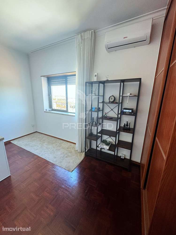 Arrendamento de Apartamento T3 na Cova da Piedade – Localização est... - Grande imagem: 2/16