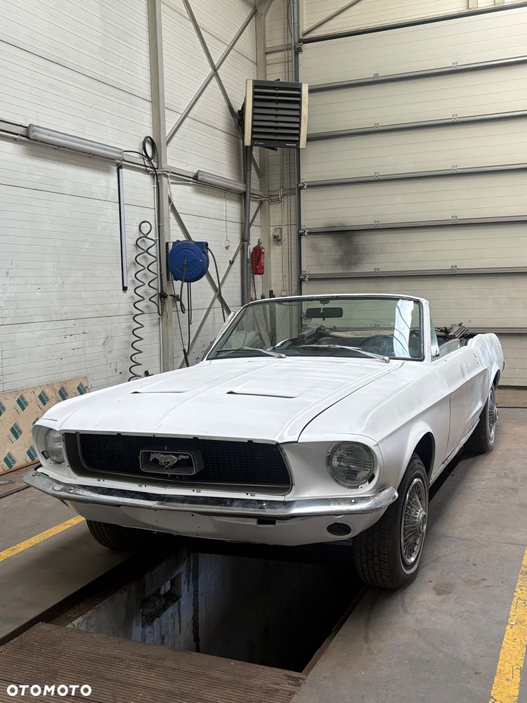 Ford Mustang - 1
