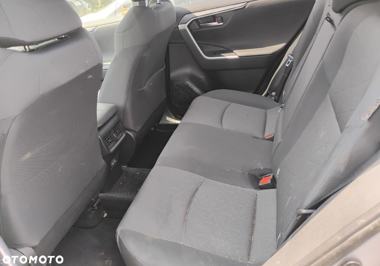 Toyota RAV4 - 10
