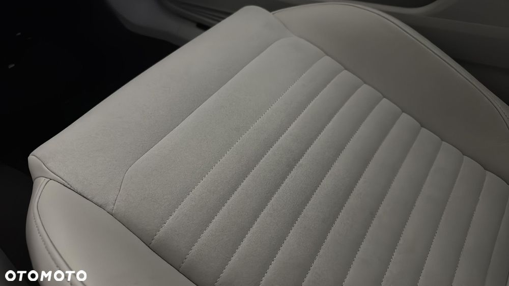 Volkswagen Passat 2.0 TDI EVO Elegance DSG - 19