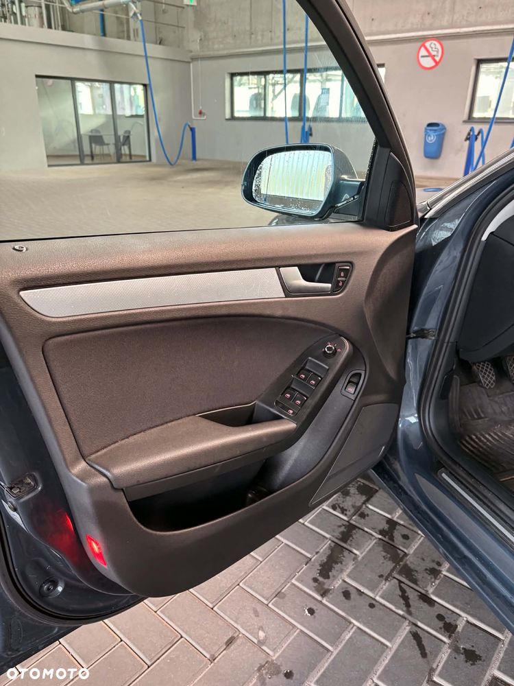 Audi A4 Limousine - 10